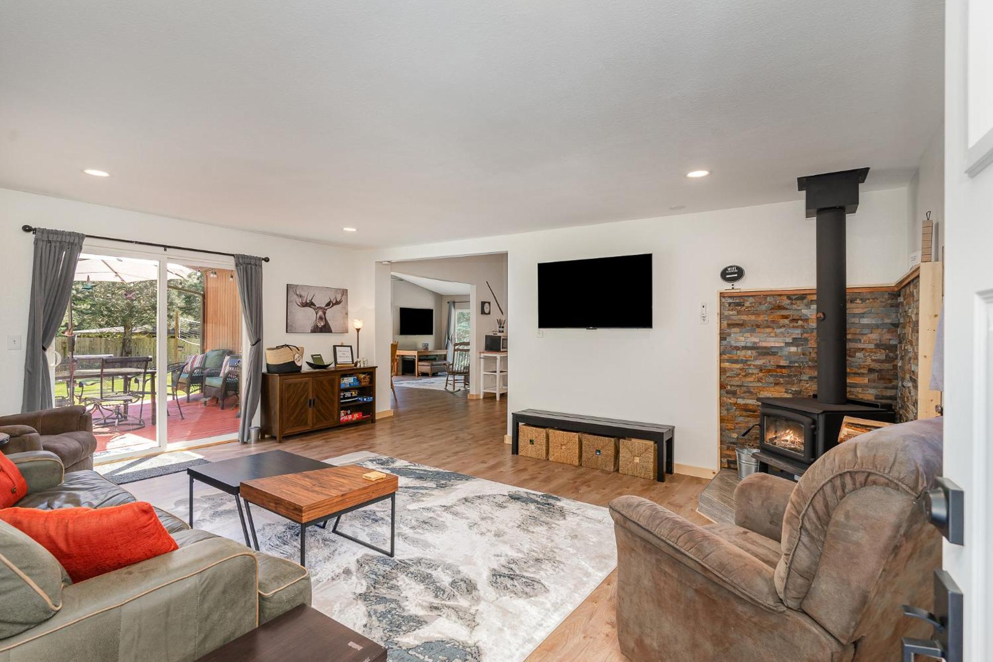 Bear'S Den Hideaway With Hot Tub Villa Ashford Luaran gambar